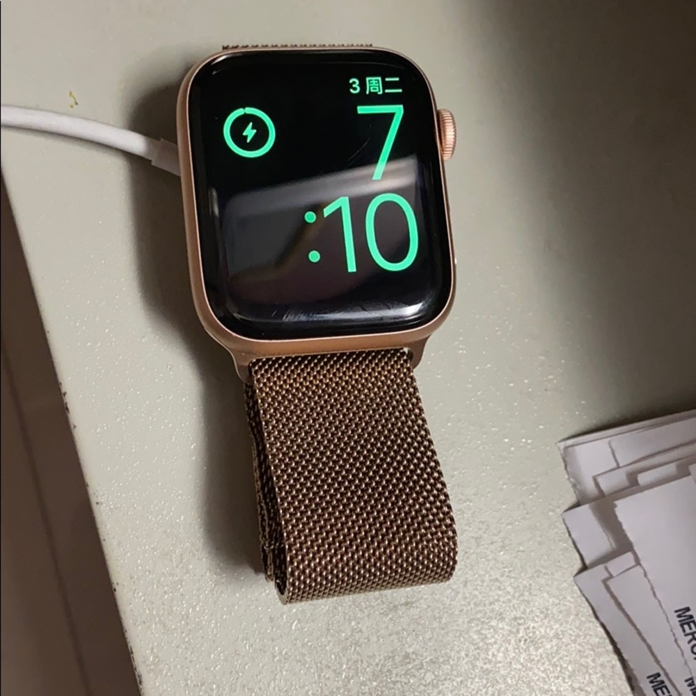 COPY - Apple Watch series 4
